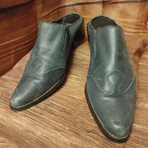 Coldwater Creek Women's Black Closed Toe Short Heel Shoes 6.5